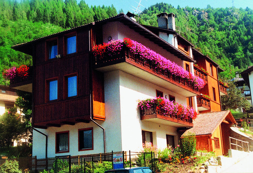 Residence Marisol Camere & Appartamenti - Mezzana Centre 外观 照片