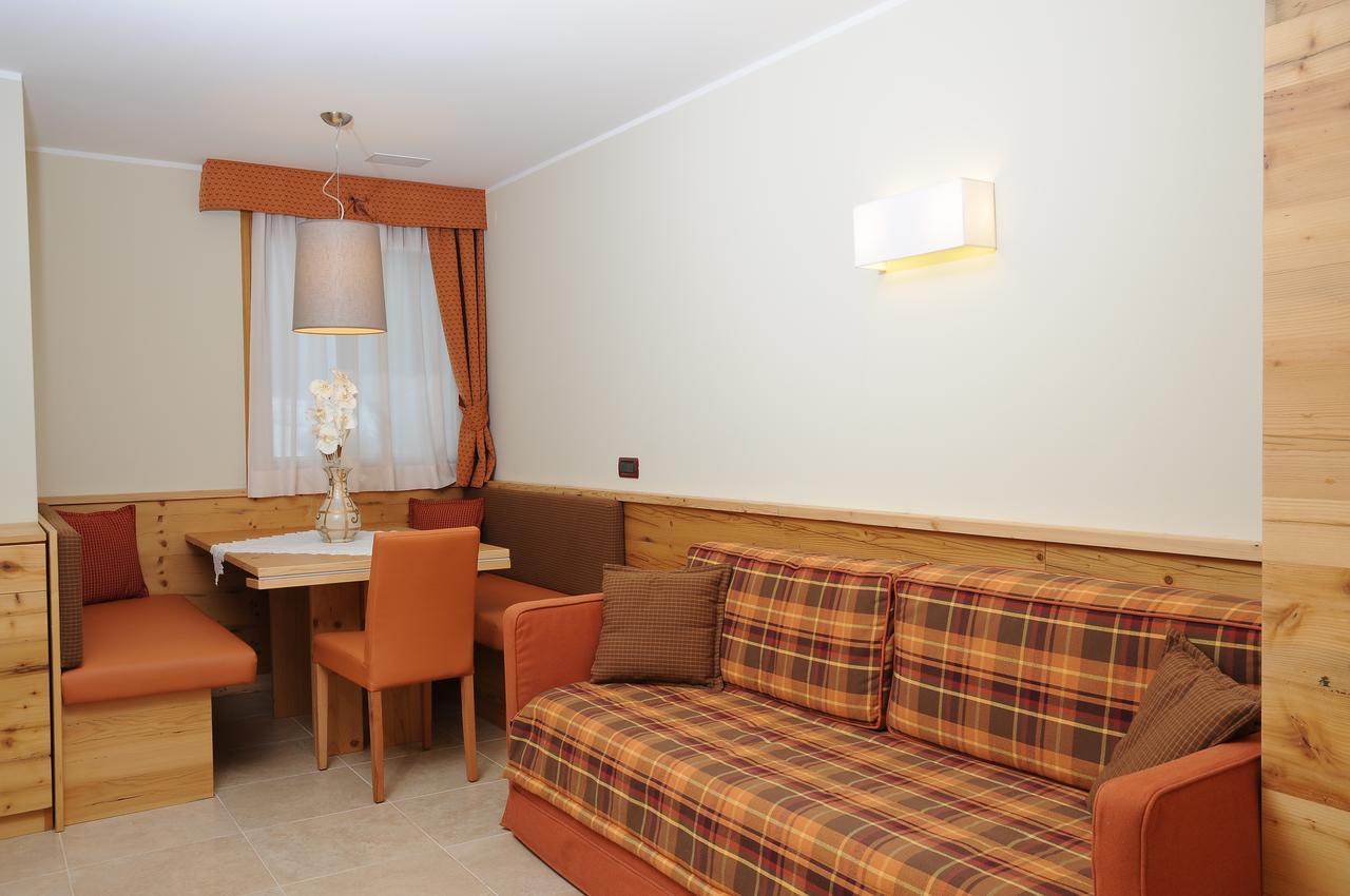 Residence Marisol Camere & Appartamenti - Mezzana Centre 外观 照片