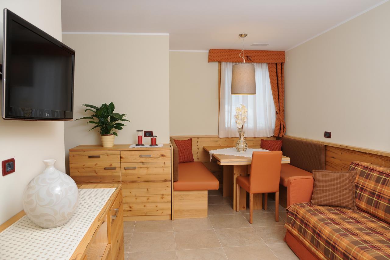 Residence Marisol Camere & Appartamenti - Mezzana Centre 外观 照片