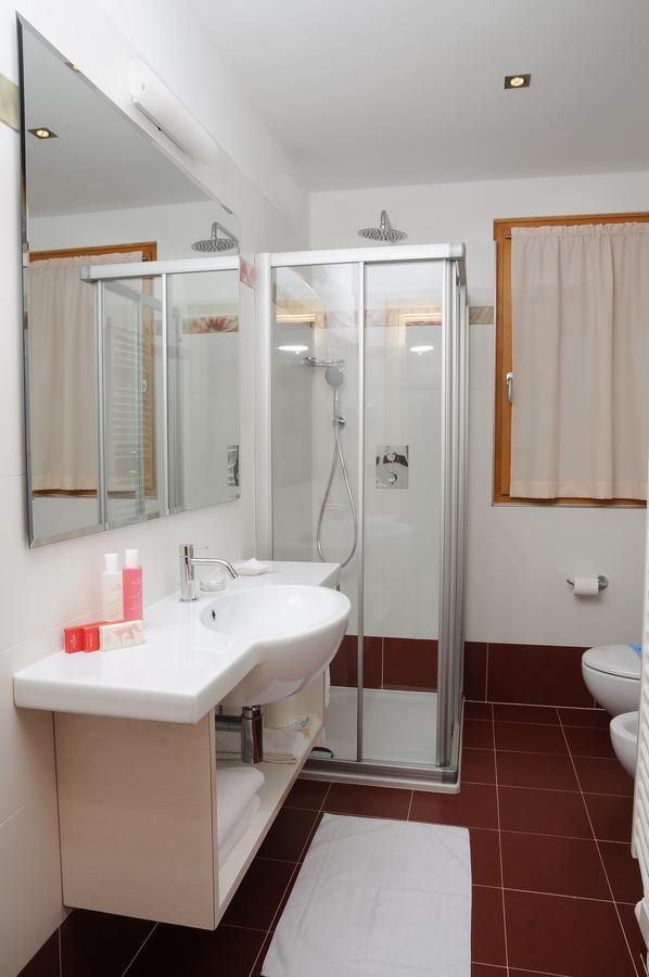 Residence Marisol Camere & Appartamenti - Mezzana Centre 外观 照片