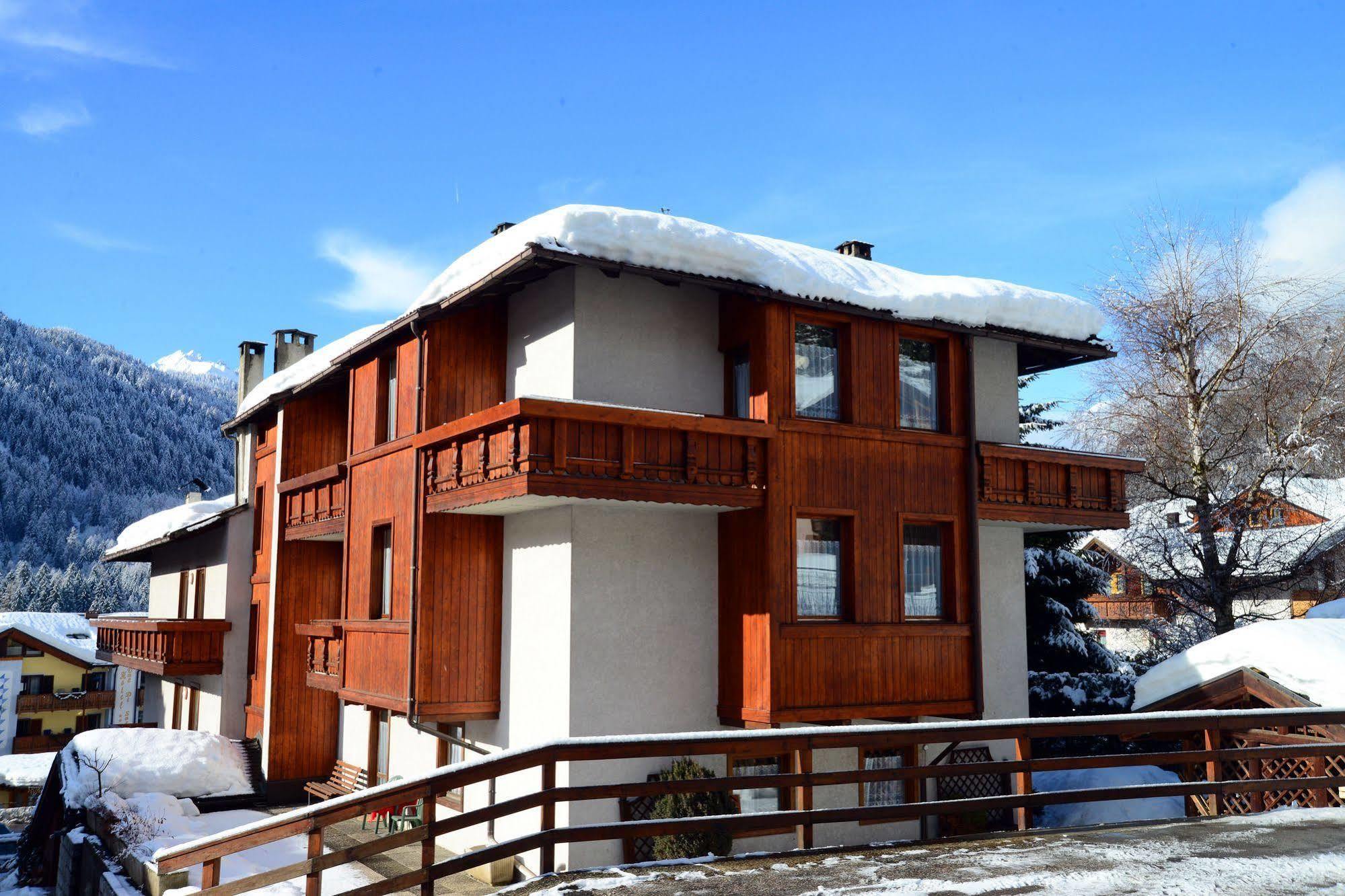 Residence Marisol Camere & Appartamenti - Mezzana Centre 外观 照片